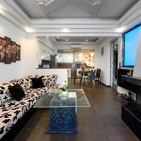 Pervolia House קרמסטי